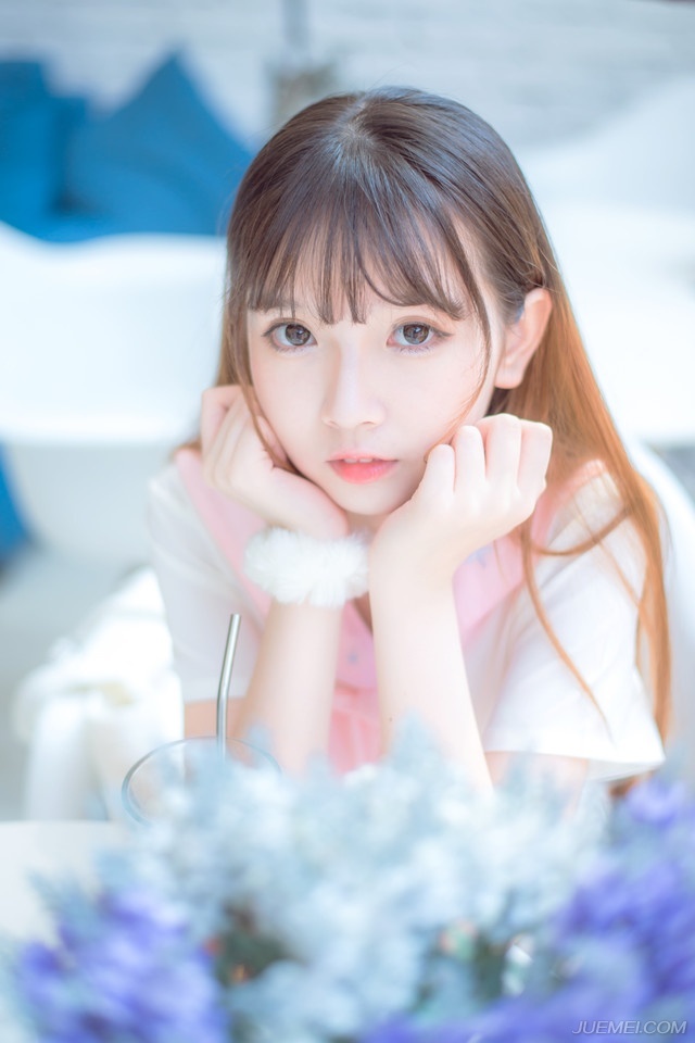 知音，能有一两个已经很好了，实在不必太多。朋友之乐，贵在那份踏实的信赖。——三毛